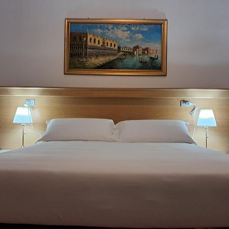Hotel Tito 2 Местре Экстерьер фото