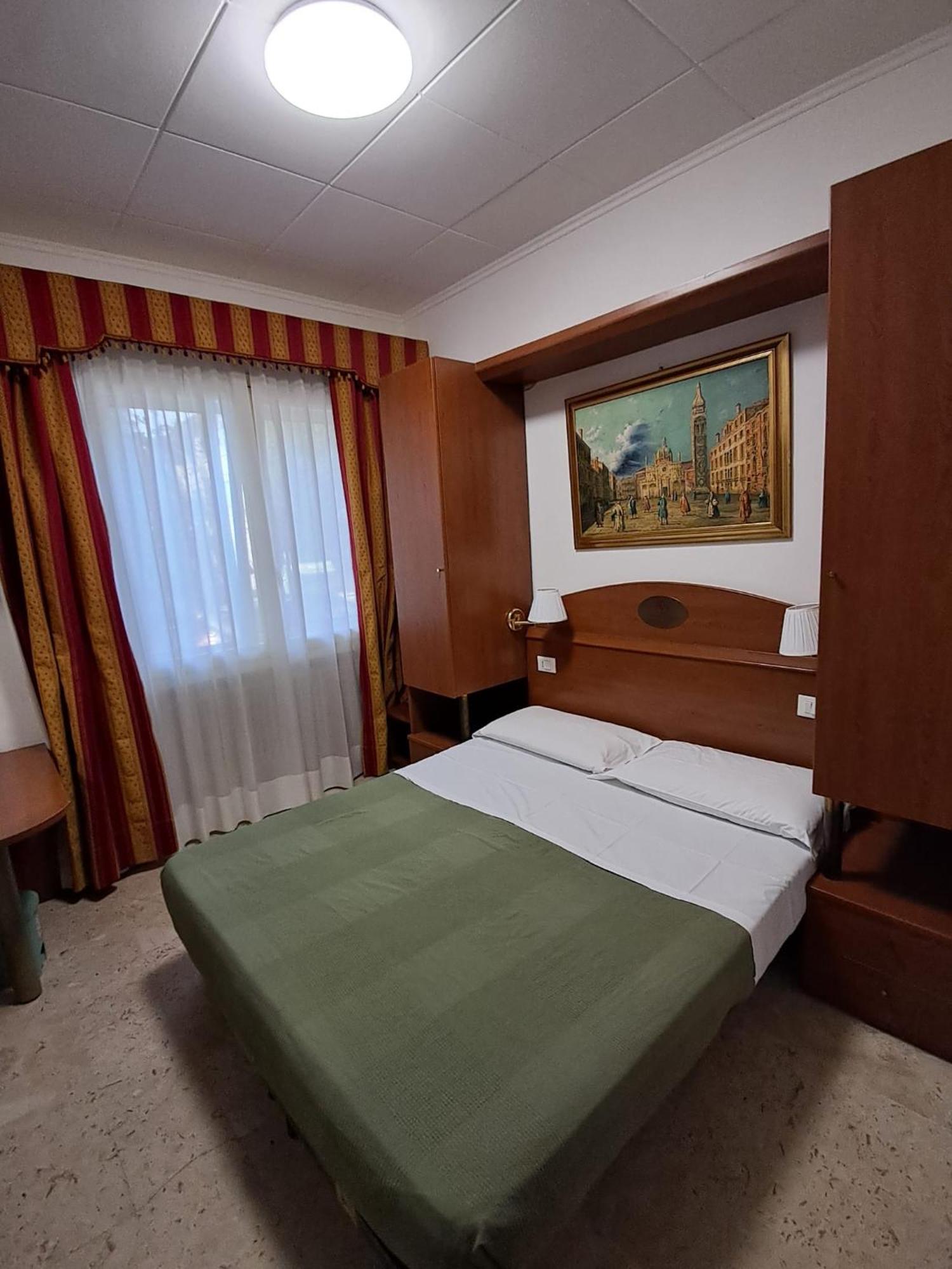 Hotel Tito 2 Местре Экстерьер фото
