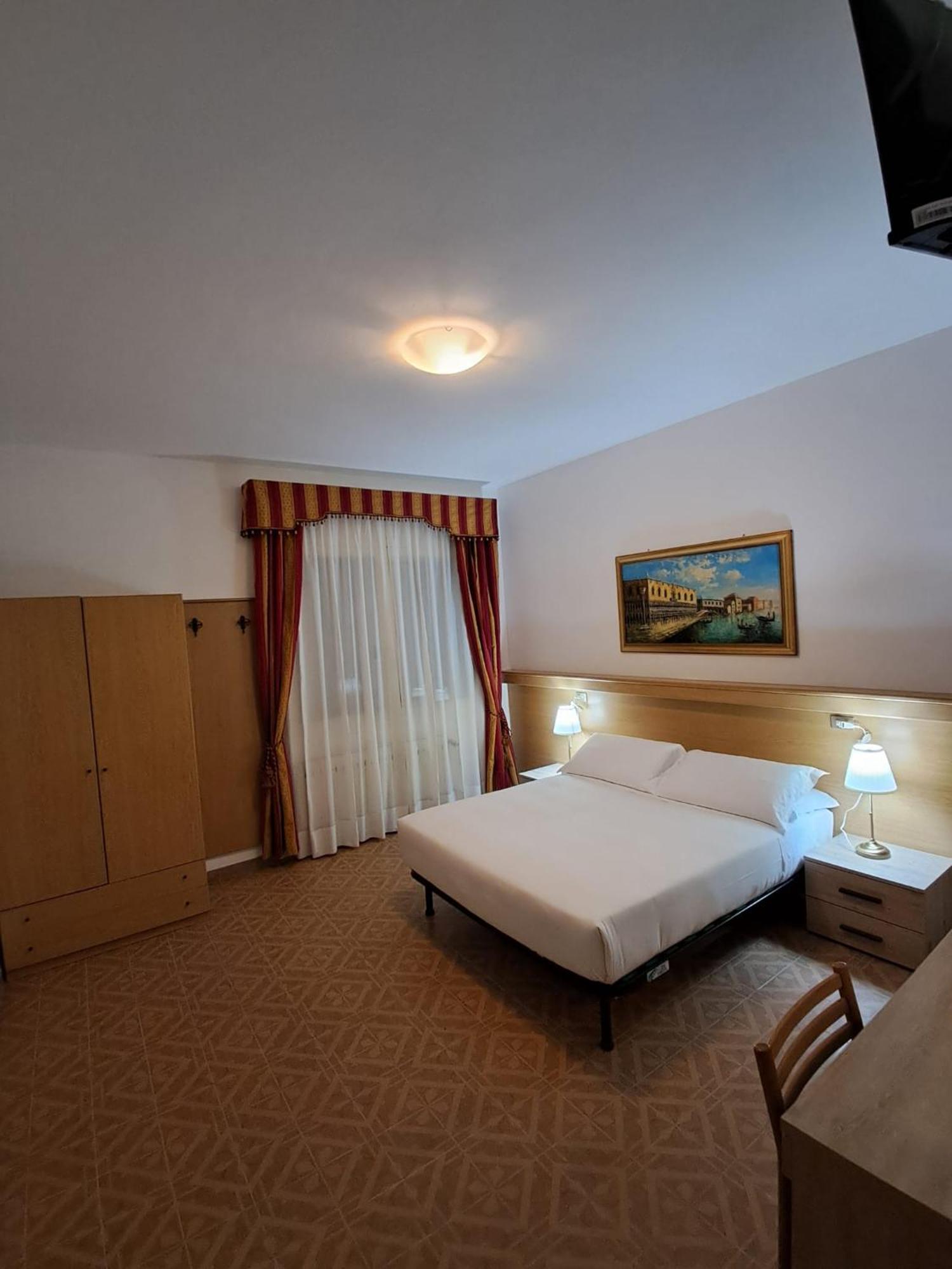 Hotel Tito 2 Местре Экстерьер фото